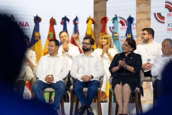 Venezuelan Foreign Minister Yvan Gil, seated behind the presidents of Bolivia, Luis Arce; Chile, Gabriel Boric; and Honduras, Xiomara Castro, during the 28th Ibero-American Summit held in Santo Domingo, Dominican Republic, March 25, 2023. Photo: Twitter/@CumbreIberoA.
