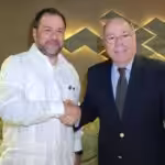 Foreign affairs minister of Venezuela, Yvan Gil (left) shakes hands with the foreign minister of Brazil, Mauro Viera, in Santo Domingo, Dominican Republic. Photo: Twitter/@yvangil.