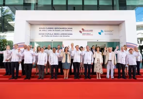 Group photo of the foreign ministers of Ibero-American countries attending the 28th Ibero-American Summit in Santo Domingo, Dominican Republic. Photo: Twitter/@yvangil.