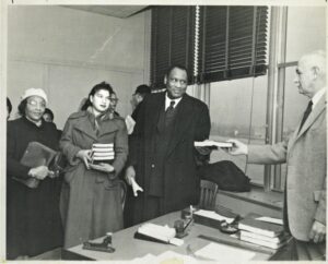 Paul Robeson presents We Charge Genocide document to UN in 1951. Photo: File photo.