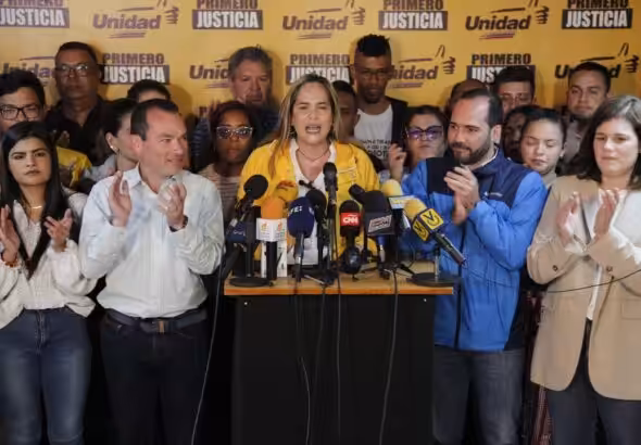 Justice First press conference with its president, María Beatriz Martínez, announcing Henrique Capriles as its candidate for opposition primaries scheduled for October 22. Photo: Monitoreados.com.