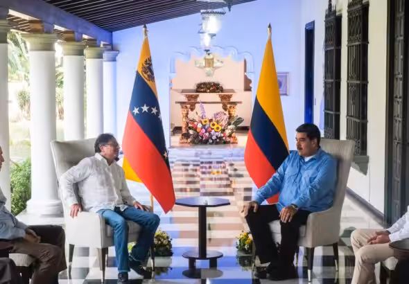 Colombian President Gustavo Petro (left), escorted by Colombian Foreign Minister Álvaro Leyva, during the meeting with Venezuelan President Nicolás Maduro (right), escorted by Venezuelan National Assembly President Jorge Rodríguez, during their fourth meeting at the Aquiles Nazoa Cultural House in Caracas, Thursday, March 23, 2023. Photo: Presidential Press.