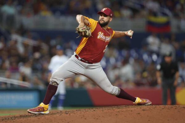 Venezuelan pitcher Emmanuel de Jesus during the game against the team representing the Israeli apartheid state. Photo: Twitter/@TeamBeisbolVe.