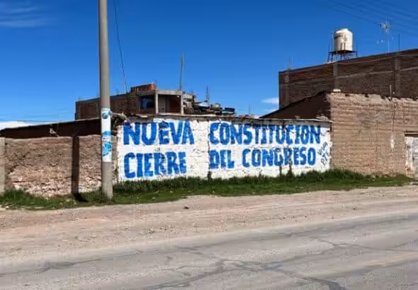 "New Constitution, Close Congress" Juliaca, Puno, Peru. Photo: Clau O'Brien Moscoso.