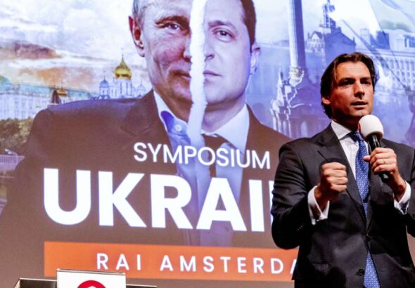 Dutch far-right MP Thierry Baudet (Forum for Democracy) speaking at Symposium Ukraine in Amsterdam on July 10, 2022. Photo: Robin Utrecht/AFP.