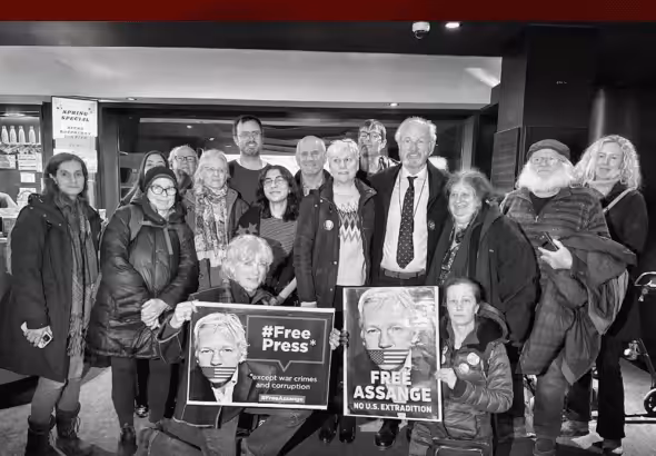 Free Julian Assange advocates with the Shiptons after a screening of Ithaka in Toronto, Ontario. Photo: Ithaka the Movie (@IthakaMovie).