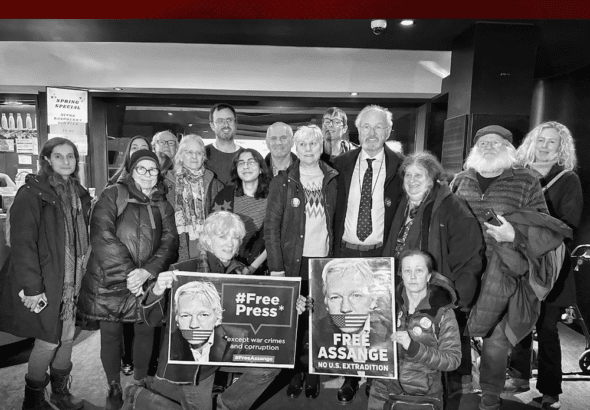 Free Julian Assange advocates with the Shiptons after a screening of Ithaka in Toronto, Ontario. Photo: Ithaka the Movie (@IthakaMovie).