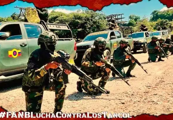 Venezuelan army commandos kneeling with armored military trucks in the background. Photo: Twitter/@CEOFANB/File photo.