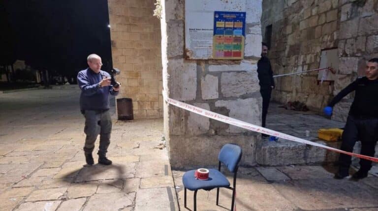 This picture shows the body a 26-year-old Palestinian fatally shot by Israeli forces in front of the Chain Gate to the al-Aqsa Mosque compound in the occupied Old City of al-Quds on March 31, 2023. Photo: Safa.
