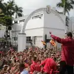 Venezuelan President Nicolás Maduro, accompanied by his wife, National Assembly Deputy Cilia Flores, at a political rally to celebrate the 21st anniversary of the failed coup d'etat against President Hugo Chávez in 2002. Photo: Presidential Press.