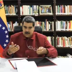 Venezuelan President Nicolas Maduro signing the adjustments in the bonuses that Venezuelan workers will received since May 1, 2023, representing the equivalent of $70 US dollars in addition to their wages. Photo: Presidential Press.