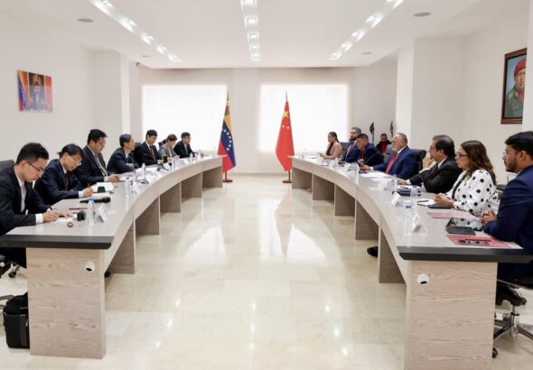 Meeting between the Communist Party of China's delegation led by Li Mingxiang and Venezuela's PSUV delegation led by Diosdado Cabello, held in Caracas this Tuesday, May 16, 2023. Photo: PSUV.