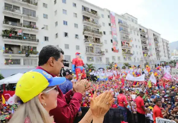 Venezuelan President Nicolás Maduro with his wife, Deputy Cilia Flores, during the May Day March held in Caracas on Monday, May 1, 2023. Photo: Presidential Press.