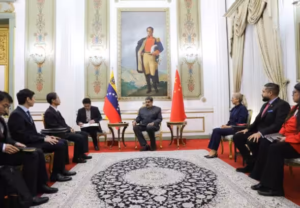 President Maduro meets with a delegation of the Communist Party of China in Miraflores Palace, Caracas, May 17, 2023. Photo: Presidential Press.