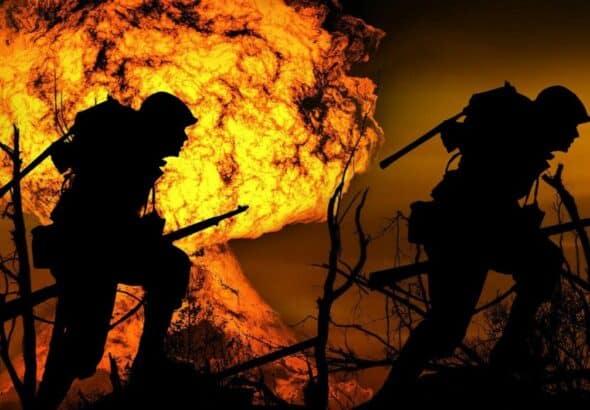 Illustration of war showing an explosion and two soldiers running. Photo: Mohamed Hasan/Pixabay.