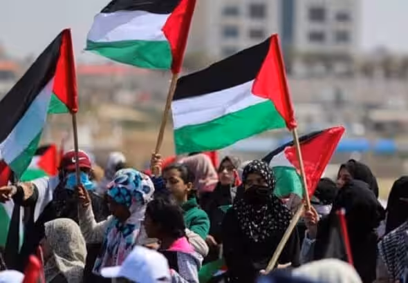 Palestinians march in Gaza City to observe Land Day. Photo: Reuters.