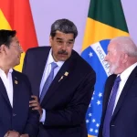 Bolivian President Luis Arce (left), Venezuelan President Nicolás Maduro (center) and Brazilian President Lula da Silva (right) preparing to take a photo at the South American Summit at the Itamaraty Palace in Brasília, Brazil, on Tuesday, May 30, 2023. Photo: AP/Andre Penner.