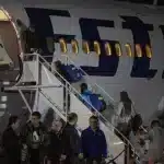 Migrants boarding a special Vuelta a la Patria flight, paid by the Venezuelan government to bring back stranded migrants to Venezuela this Sunday, May 7, 2023. Photo: El Diario.