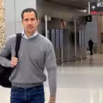 Former deputy Juan Guaidó arriving to the Miami Airport after fleeing Venezuela in April. Photo: CNN/File photo.