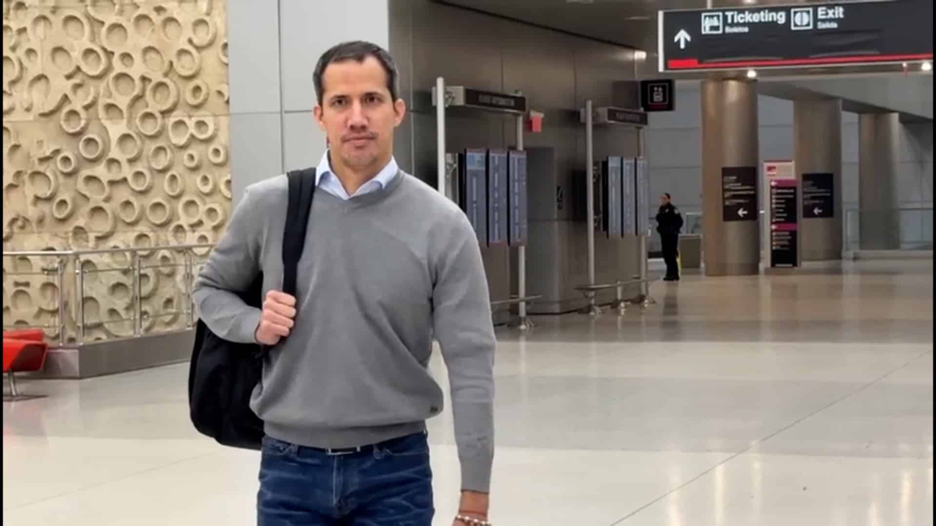 Former deputy Juan Guaidó arriving to the Miami Airport after fleeing Venezuela in April. Photo: CNN/File photo.