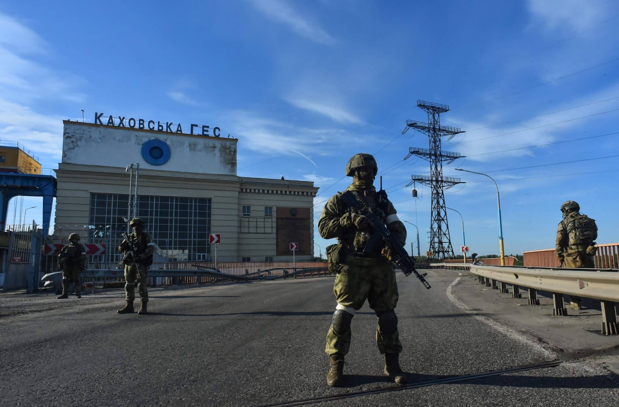 Russian soldiers patrol at the Kakhovka Hydroelectric Power Plant, Kherson, Russia, on May 20, 2022. Photo: AFP/File photo.