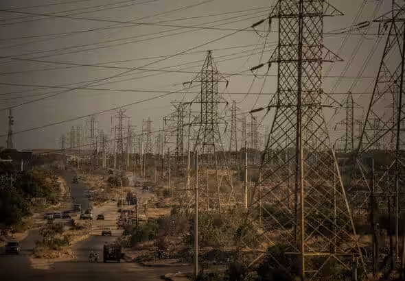 Power lines near Maracaibo, Venezuela in 2019. Photo: Meredith Kohut/New York Times/File photo.