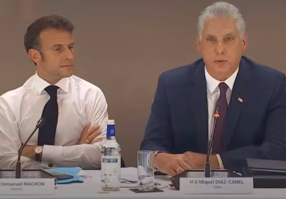 France President Emmanuel Macron (left) Cuban President Miguel Diaz-Canel (right) at the Summit, called by France for a New World Financial Pact. Photo: Prensa Latina/File photo.