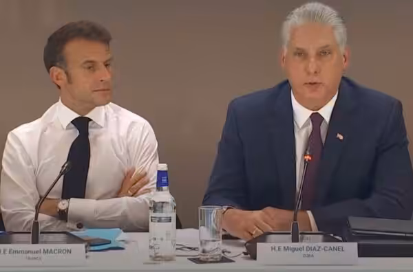 France President Emmanuel Macron (left) Cuban President Miguel Diaz-Canel (right) at the Summit, called by France for a New World Financial Pact. Photo: Prensa Latina/File photo.