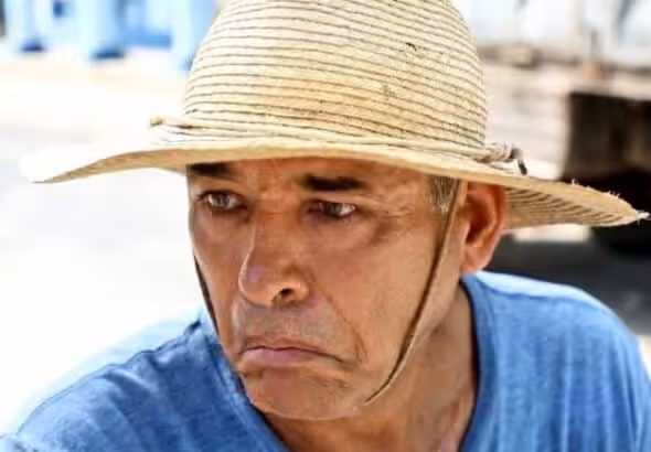 Have you seen any Chinese here? “No. Well… On 22nd Street there’s a Chinese family. But they’ve lived here since I was a child.” Photo: Luis de Jesús Reyes.