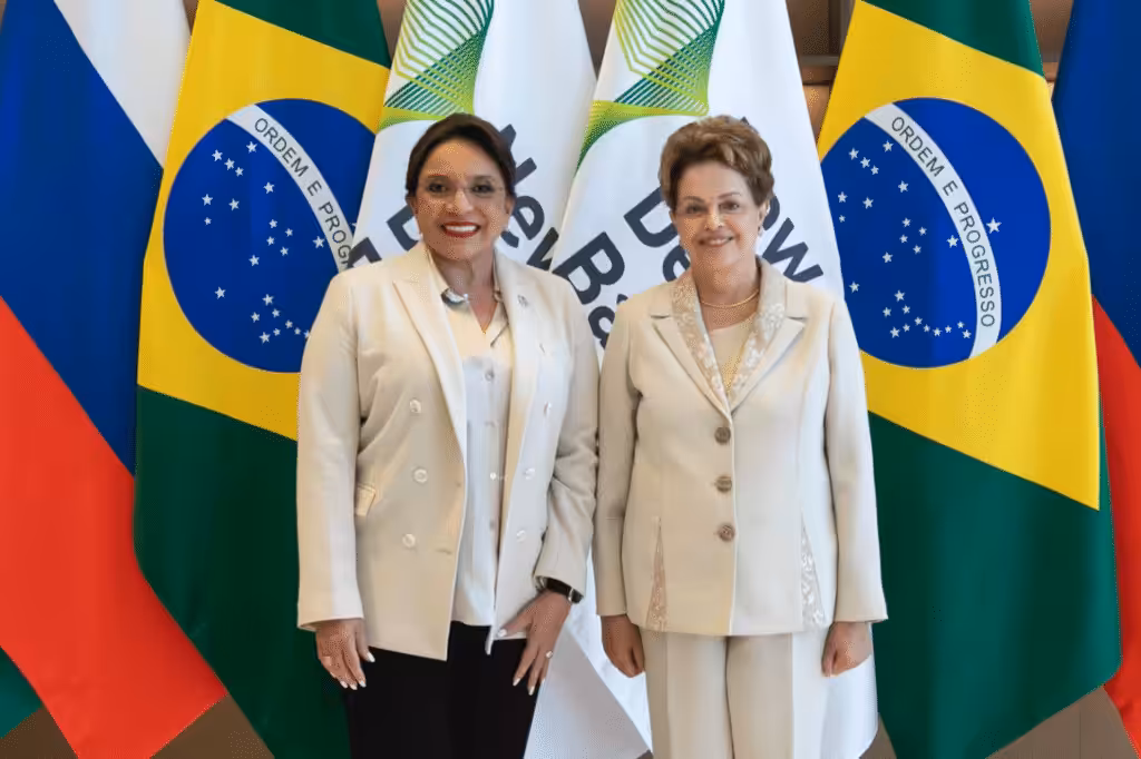 Xiomara Castro, President of Honduras, met with Dilma Rouseff, New Development Bank (NBD) of the BRICS. Photo: Presidency of Honduras.