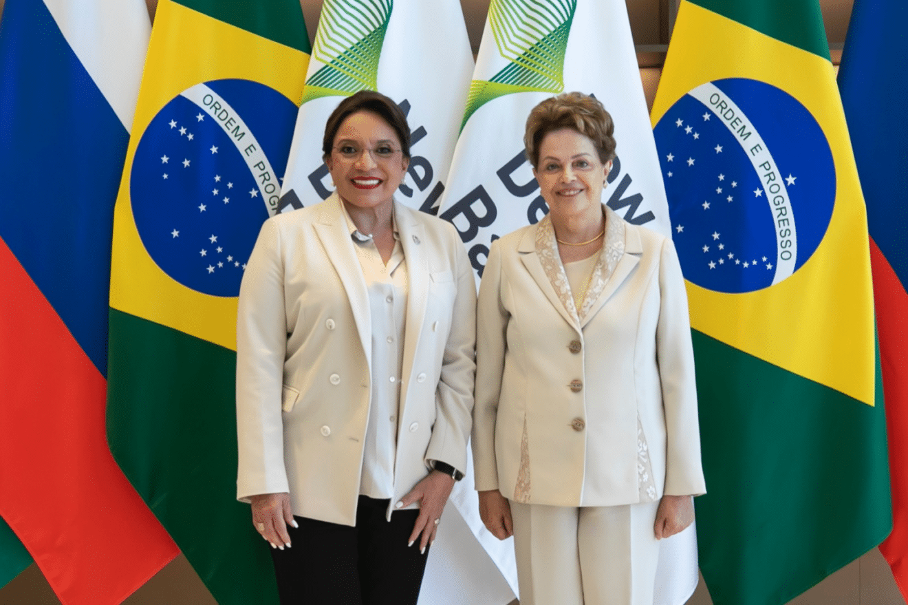 Xiomara Castro, President of Honduras, met with Dilma Rouseff, New Development Bank (NBD) of the BRICS. Photo: Presidency of Honduras.