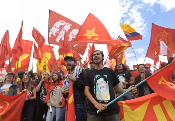 Colombian citizens mobilizing in defense of President Gustavo Petro's administration. Photo: The Real News Network.