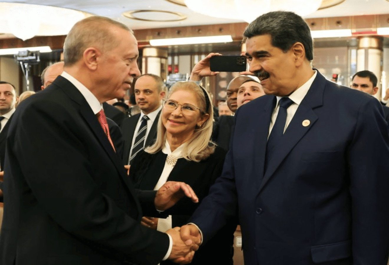 Turkish President Erdoğan greets Venezuelan President Nicolás Maduro during the former's inauguration ceremony in Ankara, June 3, 2023. Photo: Presidential Press.
