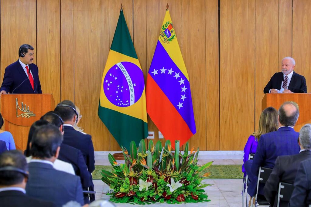 Presidents of Venezuela, Nicolás Maduro (left) and Brazil, Luiz Inácio Lula da Silva (right), speaking at a press conference. Photo: Cord Magazine.