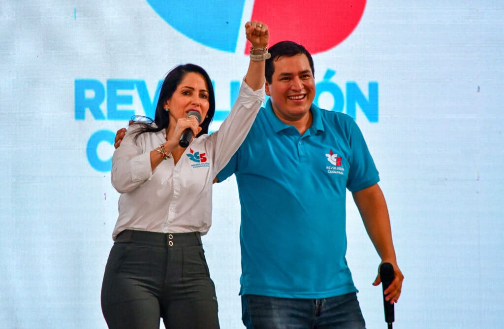 Luisa González and Andrés Arauz, the Citizen Revolution Movement candidates for the upcoming Ecuadorian elections. Photo: Alberto Zambrano/EFE/File photo.