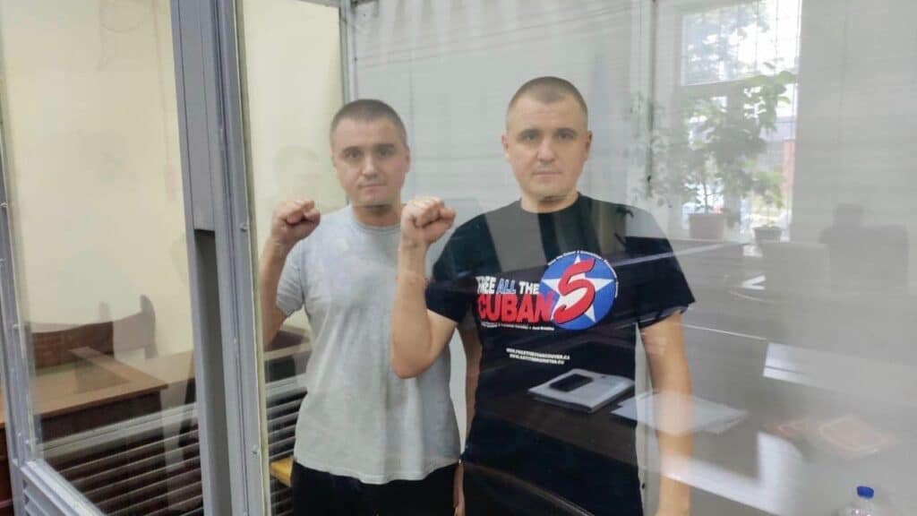 Aleksander Kononovich and Mikhail Kononovich appear for trial. Photo: via Facebook.