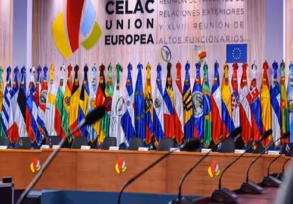 Flags of CELAC and EU countries at the foreign ministers' summit of the two blocs. Photo: Últimas Noticias.