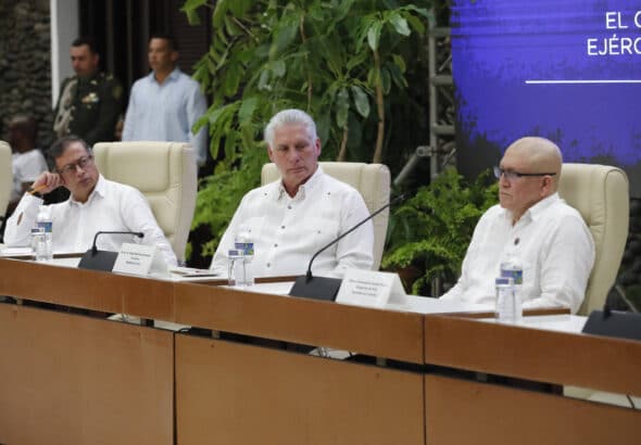 Colombian President Gustavo Petro (left) and ELN Commander Antonio García (right), with Cuban President Miguel Díaz-Canel (center) during the ongoing peace talks in Havana, Cuba. Photo: Presidency of Colombia.