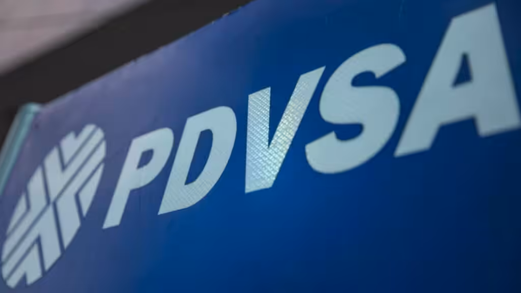 Banner with the logo of the Venezuelan oil corporation PDVSA. Photo: DobleLlave/File photo.