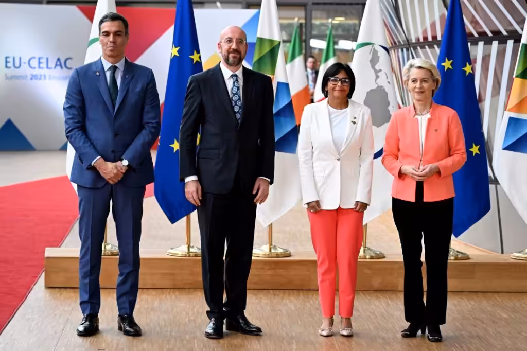 From left to right: Pedro Sánchez (Spain), Charles Michel (European Council), Delcy Rodríguez (Venezuela), and Ursula von der Leyen (European Union). Photo: Emmanuel Dunand/AFP.