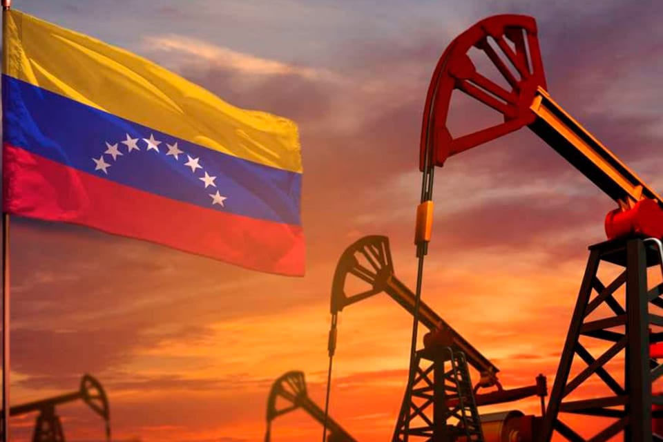 Photo composition showing oil rigs next to a Venezuelan flag. Photo: Shutterstock/Anton_Medvedev.