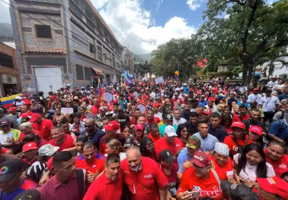 A march in defense of Chavismo. Photo: Archive.