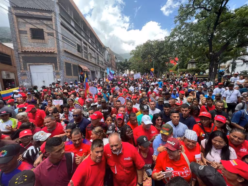 A march in defense of Chavismo. Photo: Archive.