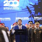 Venezuelan President Nicolás Maduro holding the saber of Simón Bolívar, during a ceremony for FANB officers on Tuesday, July 4, 2023. Photo: Twitter/@Educacion_MPPD.