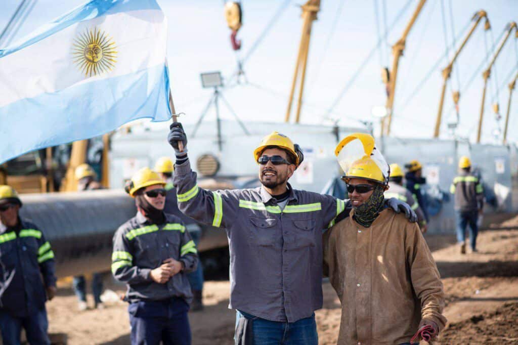 Argentinian oil workers celebrate the 2012 decision of the Kirchner government to nationalize Repsol operations in Argentina. Photo: Verte.tv/File photo.
