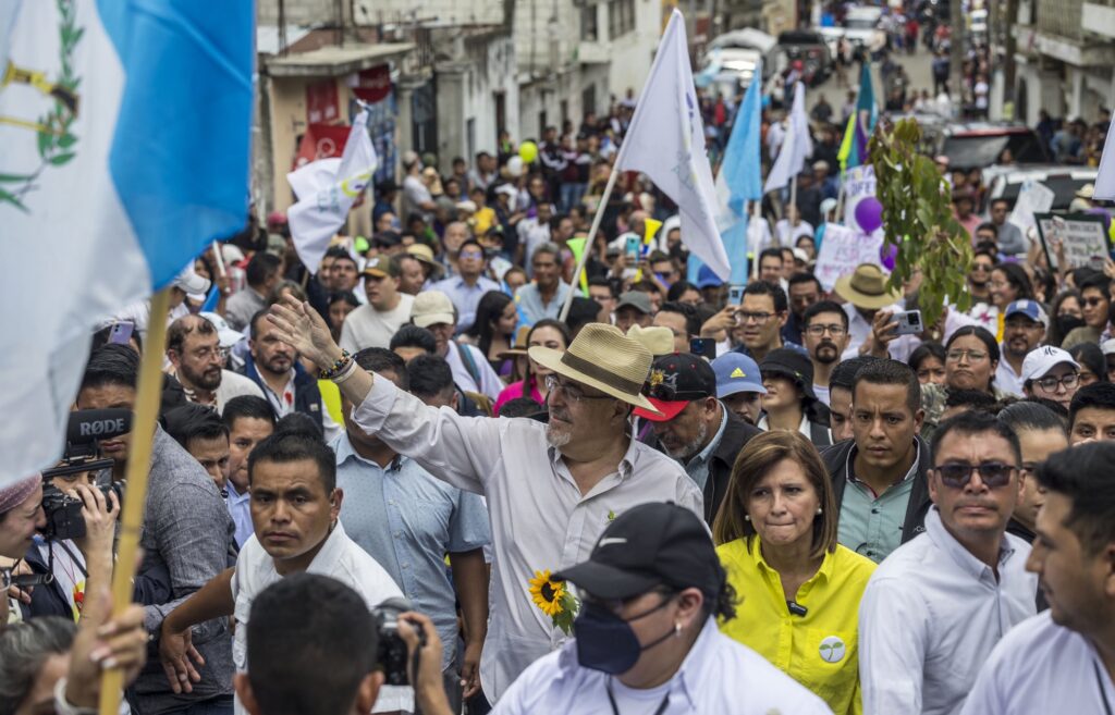 Bernardo Arévalo, candidate of the Movimiento Semilla party, during a political rally in Sacatepéquez, July 16, 2023. Photo: EFE.