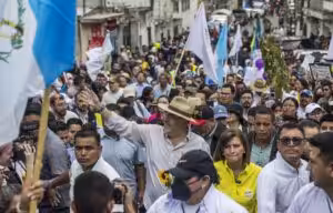 Bernardo Arévalo, candidate of the Movimiento Semilla party, during a political rally in Sacatepéquez, July 16, 2023. Photo: EFE.
