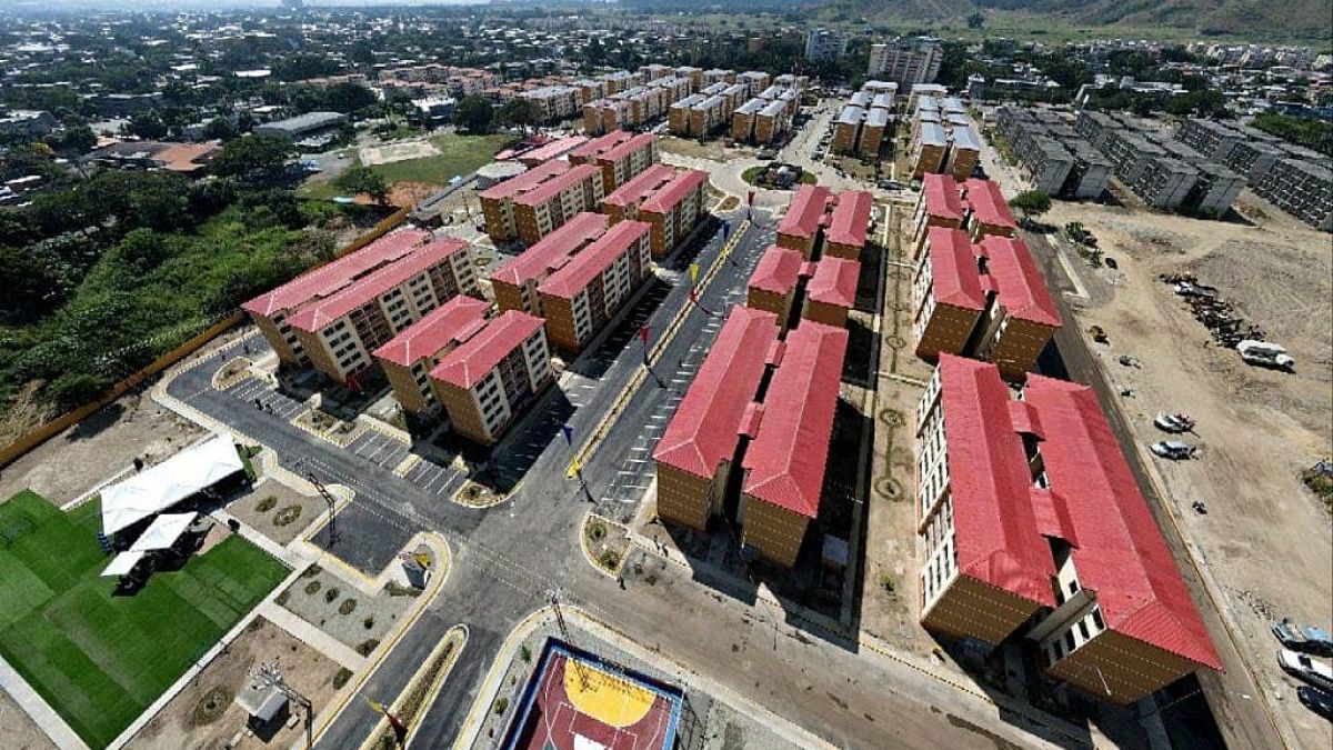 Housing complex built in Aragua state in 2022. Photo: Twitter/@PSUV/File photo.