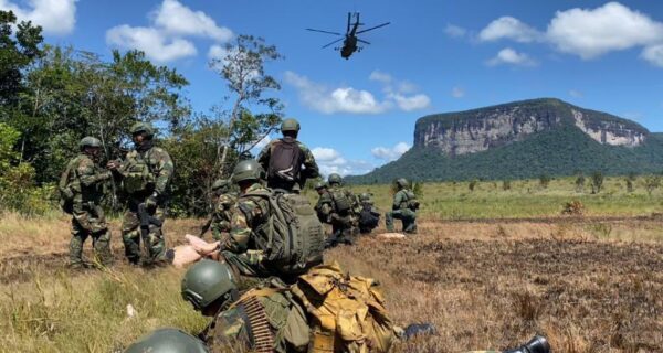 Venezuelan FANB soldiers, deployed in the south of the country to combat illegal mining practices. Photo: Twitter/@Redi-andes/File photo.