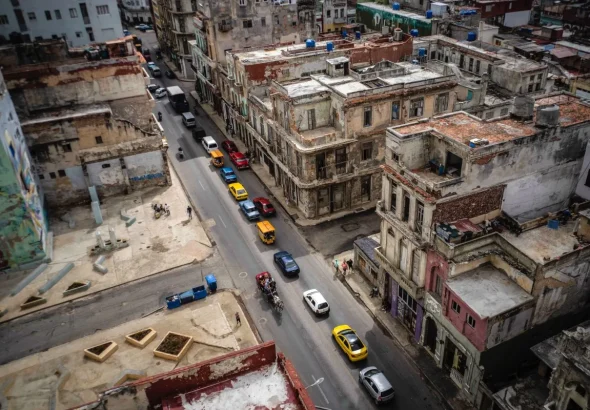 View of San Lazaro street in Havana, Cuba, Tuesday, March 21, 2023. Photo: AP/Ramon Espinosa.